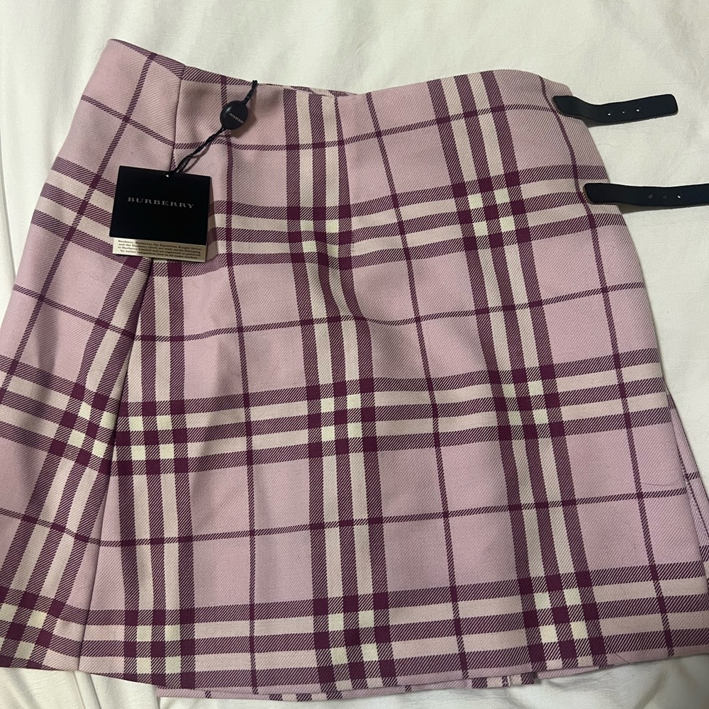 Authentic new with tags Burberry Pink Plaid young ladies Skirt